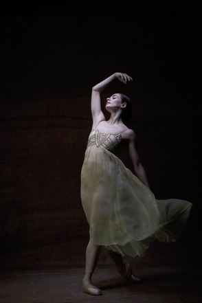 Baletka s krásnými šatami